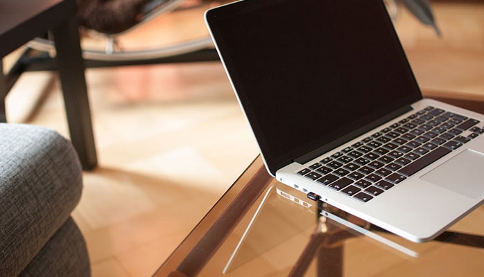 Vague massive de deepfakes générés par Grok : la justice française étend son enquête Vague massive de deepfakes générés par Grok : la justice française étend son enquête